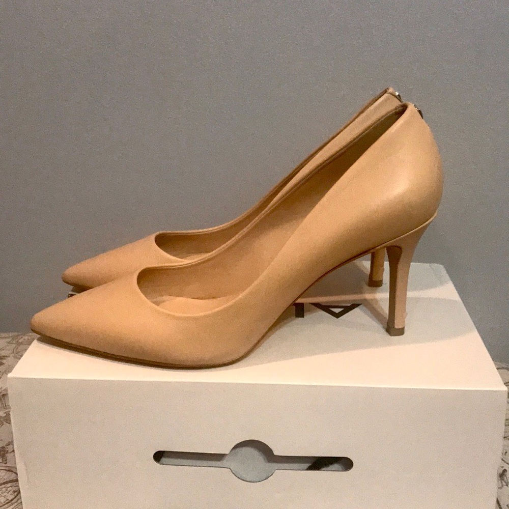 🌿ALL MUST GO🌿 Nude Aldo heals